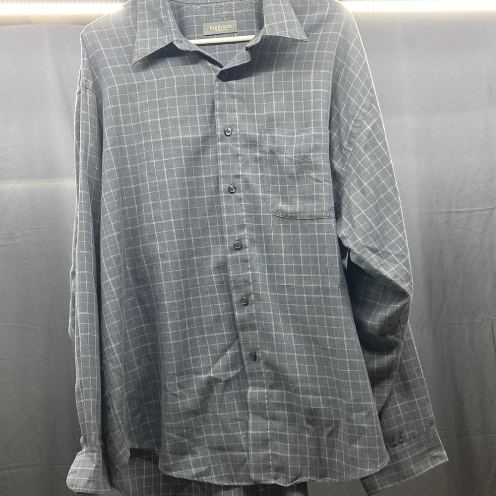 Navy blue button up dress shirt Van Heusen XL